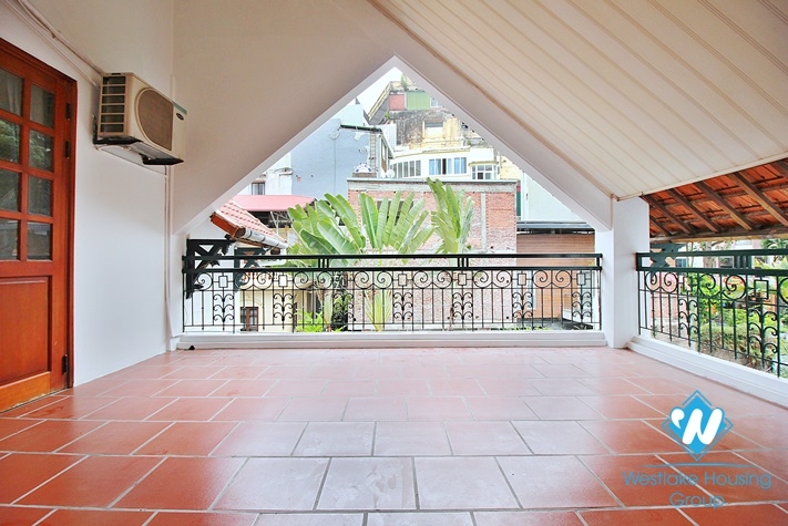 Beautiful house with huge garden for rent in Tay Ho, Ha Noi