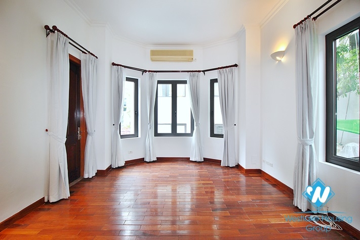Beautiful house with huge garden for rent in Tay Ho, Ha Noi