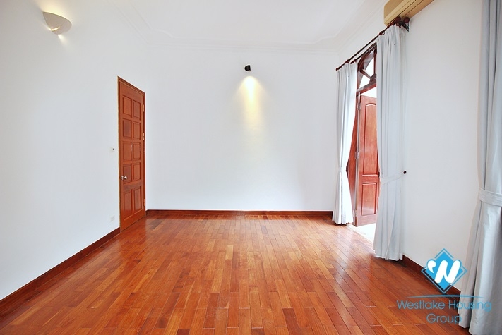 Beautiful house with huge garden for rent in Tay Ho, Ha Noi