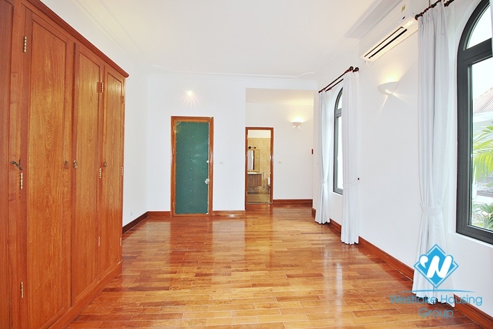 Beautiful house with huge garden for rent in Tay Ho, Ha Noi