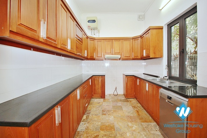 Beautiful house with huge garden for rent in Tay Ho, Ha Noi