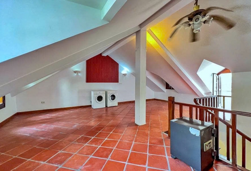 Lovely 3 bedrooms house for rent in Tay Ho