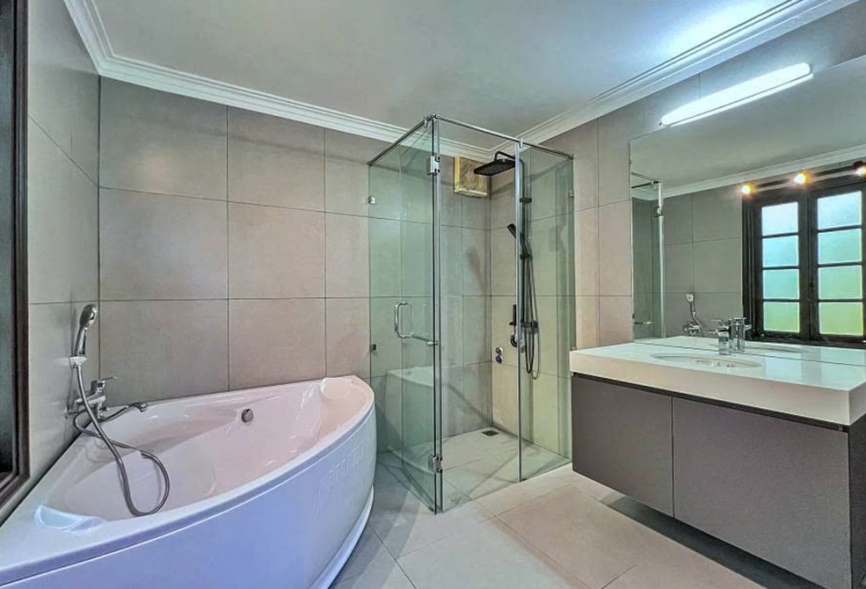Lovely 3 bedrooms house for rent in Tay Ho