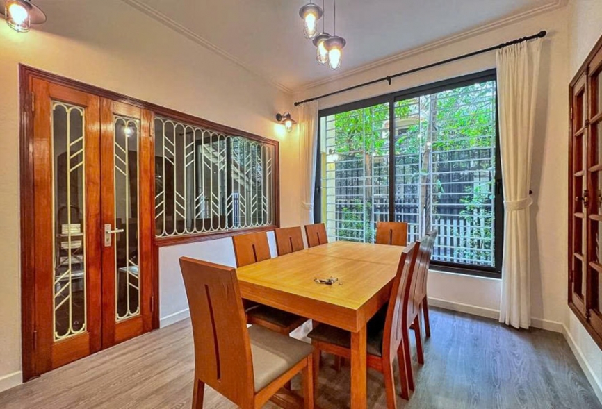 Lovely 3 bedrooms house for rent in Tay Ho