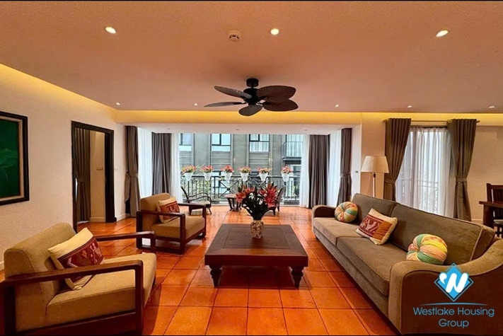 Newly renonated apartment with 3 bedrooms for lease in Truc Bach area.