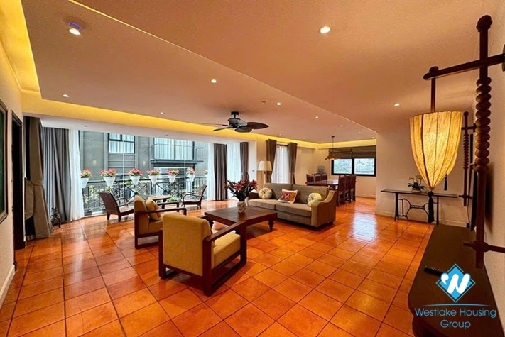 Newly renonated apartment with 3 bedrooms for lease in Truc Bach area.