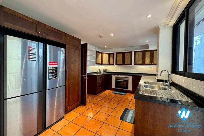 Newly renonated apartment with 3 bedrooms for lease in Truc Bach area.