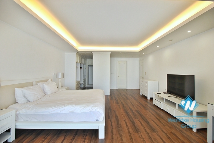 A stunning 4 bedroom apartment  for rent in D' Leroi Soleil, Xuan Dieu, Tay Ho
