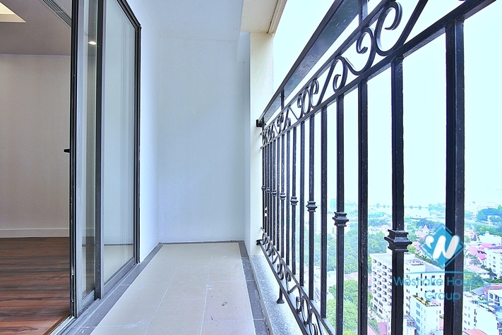 A stunning 4 bedroom apartment  for rent in D' Leroi Soleil, Xuan Dieu, Tay Ho