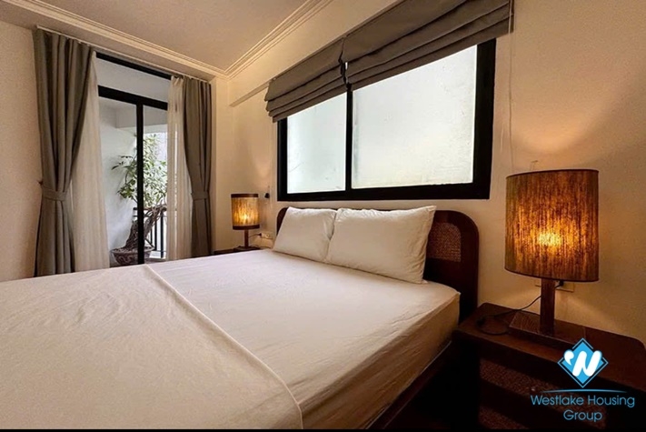 Newly renonated apartment with 3 bedrooms for lease in Truc Bach area.