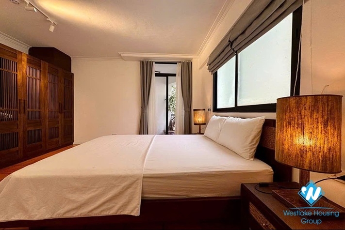 Newly renonated apartment with 3 bedrooms for lease in Truc Bach area.