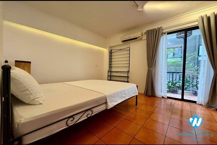 Newly renonated apartment with 3 bedrooms for lease in Truc Bach area.