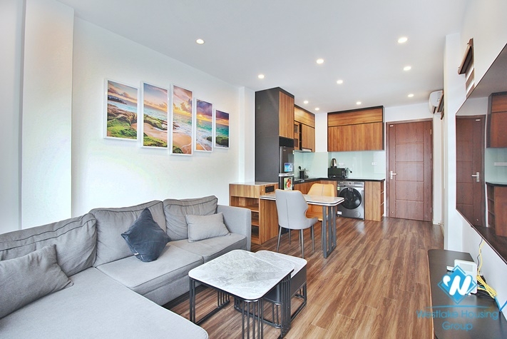 A bright one bedroom apartment for rent on Dang Thai Mai street, Tay Ho, Ha Noi