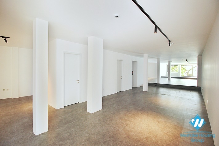 Large size office for rent on Quang An street, Tay Ho District, Ha Noi