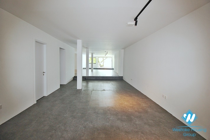 Large size office for rent on Quang An street, Tay Ho District, Ha Noi
