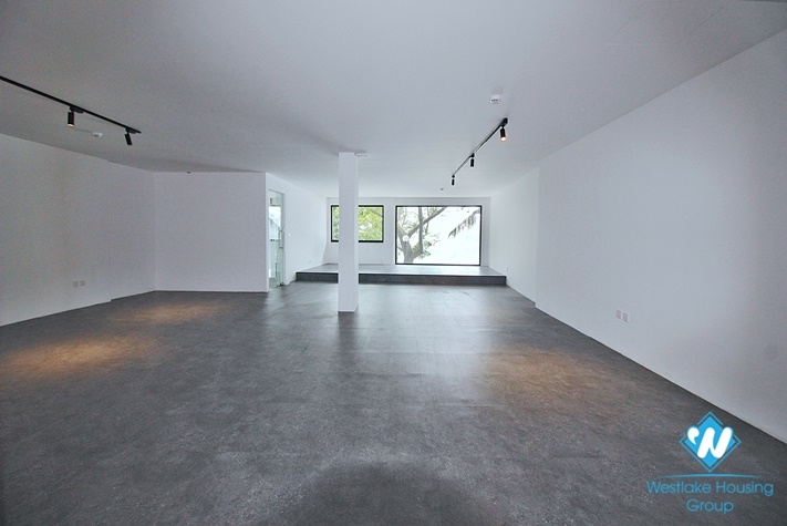 Large size office for rent on Quang An street, Tay Ho District, Ha Noi