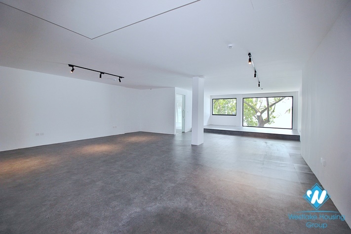 Large size office for rent on Quang An street, Tay Ho District, Ha Noi