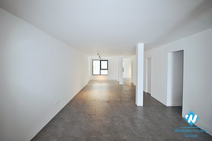 Large size office for rent on Quang An street, Tay Ho District, Ha Noi