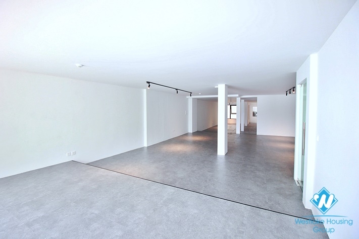 Large size office for rent on Quang An street, Tay Ho District, Ha Noi