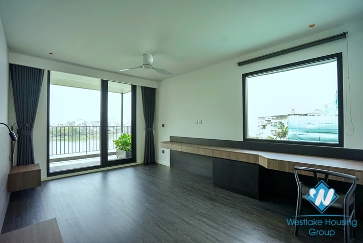 Morden and lakeview 4 bedrooms apartment for rent in Quang An st, Tay Ho