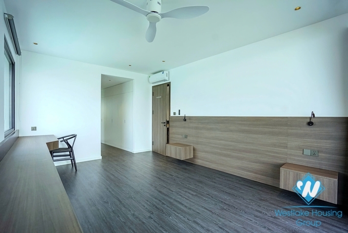 Morden and lakeview 4 bedrooms apartment for rent in Quang An st, Tay Ho