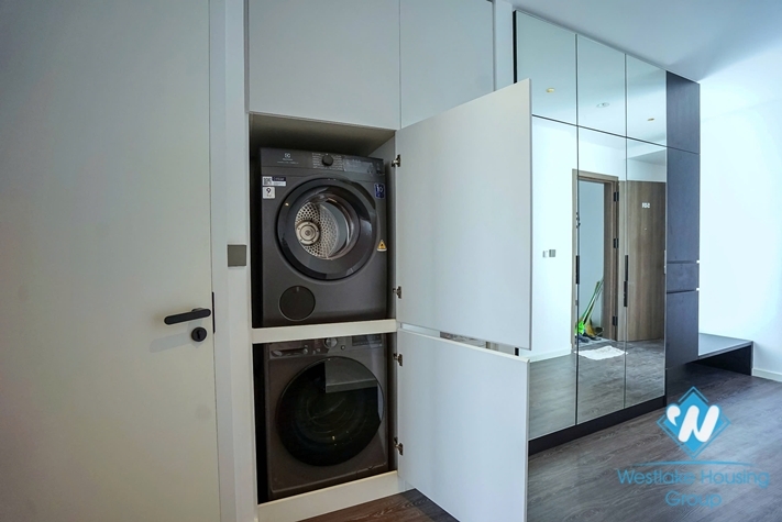 Morden and lakeview 4 bedrooms apartment for rent in Quang An st, Tay Ho