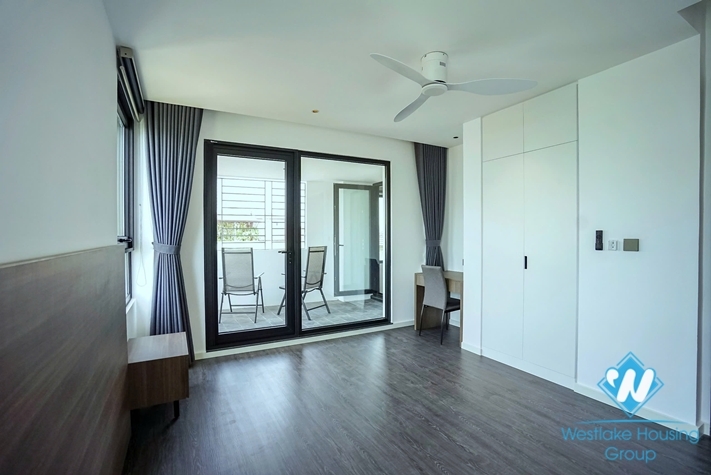 Morden and lakeview 4 bedrooms apartment for rent in Quang An st, Tay Ho