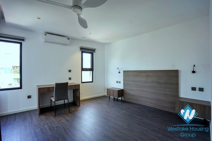 Morden and lakeview 4 bedrooms apartment for rent in Quang An st, Tay Ho