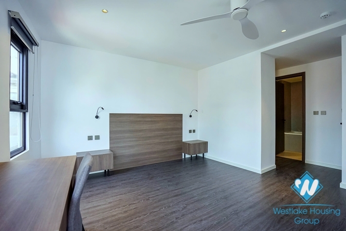 Morden and lakeview 4 bedrooms apartment for rent in Quang An st, Tay Ho