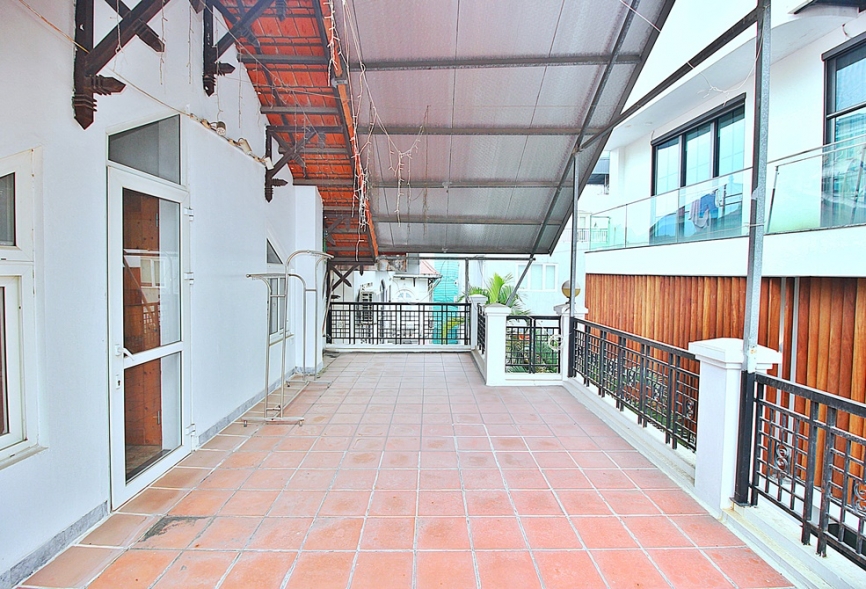 Nice house with outside swiming pool for rent in Tay Ho, Ha Noi