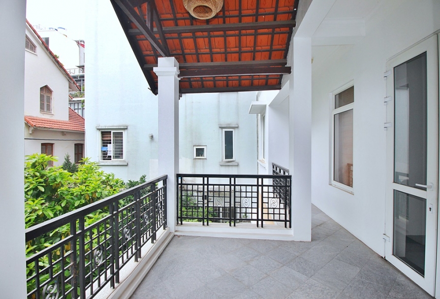 Nice house with outside swiming pool for rent in Tay Ho, Ha Noi