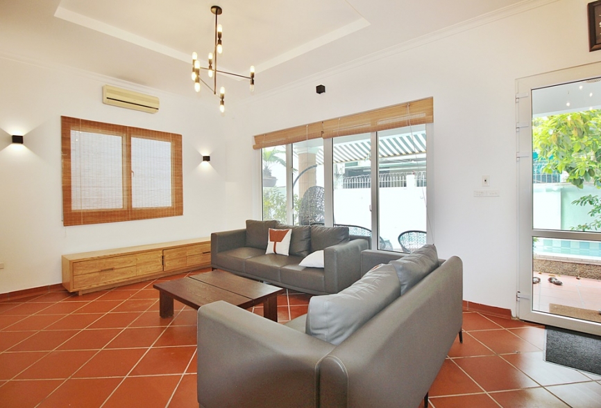 Nice house with outside swiming pool for rent in Tay Ho, Ha Noi