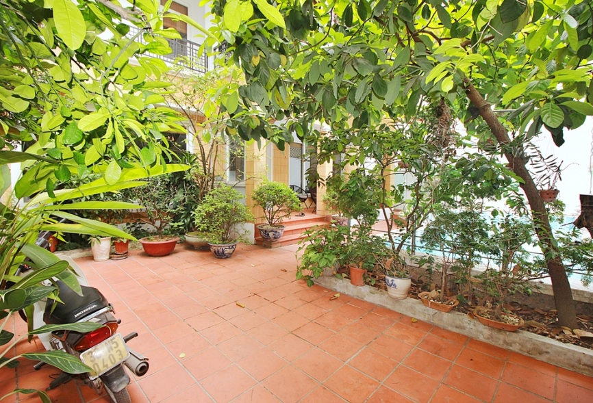 Nice house with outside swiming pool for rent in Tay Ho, Ha Noi