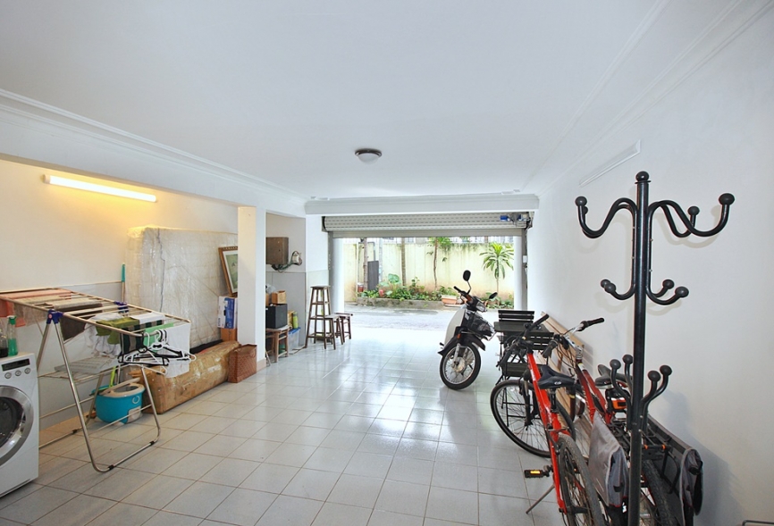 High ceiling French villa for rent in Tay Ho, Ha Noi