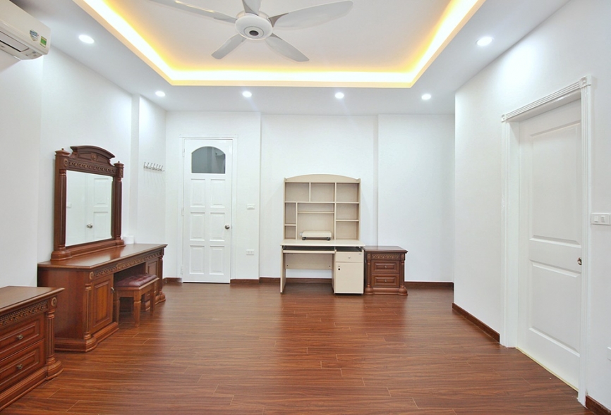 A spacious 5 bedroom house for rent in Tay ho, Hanoi