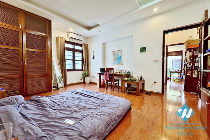 Green garden house for rent in Tay Ho, Ha Noi