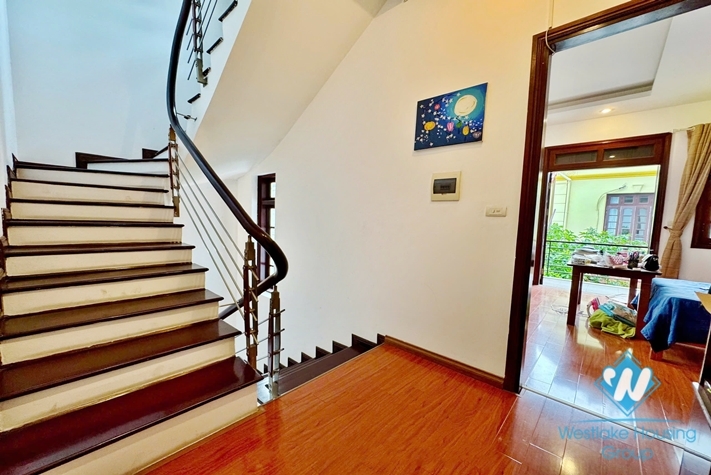 Green garden house for rent in Tay Ho, Ha Noi