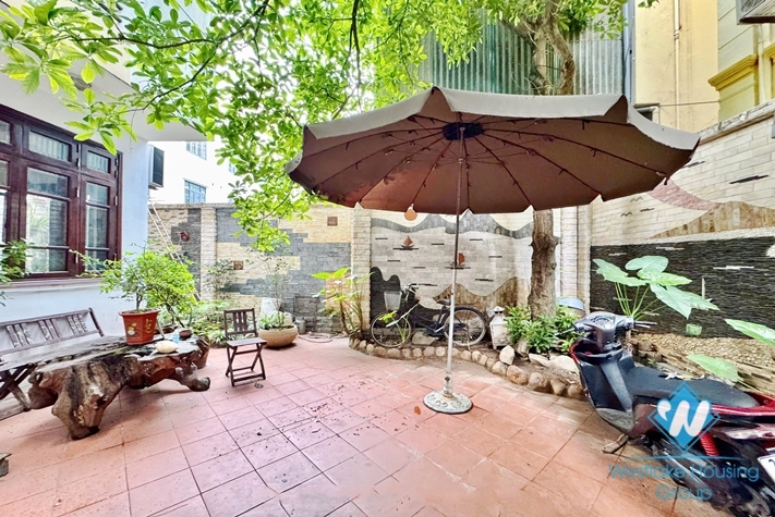Green garden house for rent in Tay Ho, Ha Noi