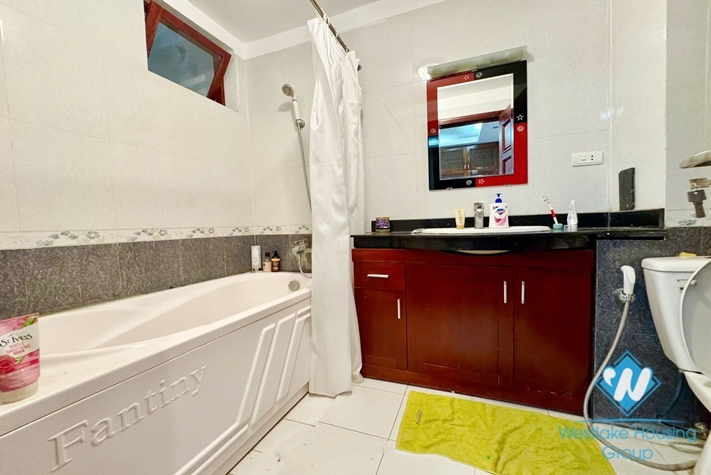 Green garden house for rent in Tay Ho, Ha Noi