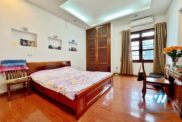 Green garden house for rent in Tay Ho, Ha Noi