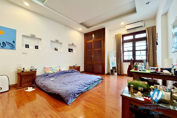 Green garden house for rent in Tay Ho, Ha Noi