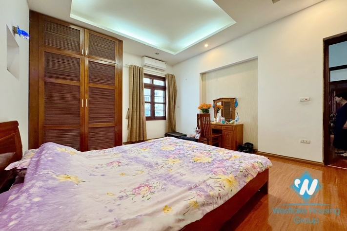 Green garden house for rent in Tay Ho, Ha Noi