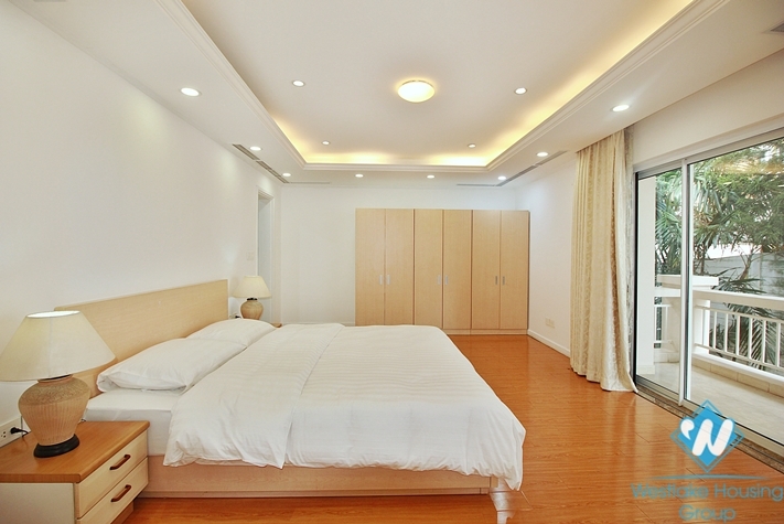 Serviced 4 bedrooms house for rent in Tay Ho ward, Ha Noi