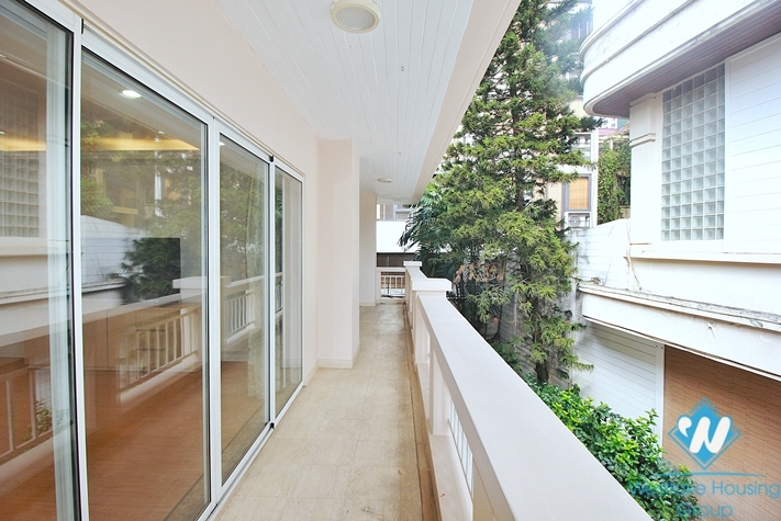 Serviced 4 bedrooms house for rent in Tay Ho ward, Ha Noi