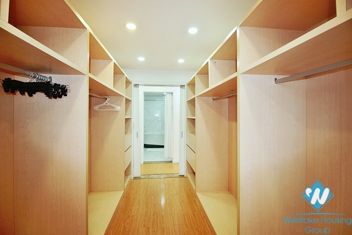 Serviced 4 bedrooms house for rent in Tay Ho ward, Ha Noi