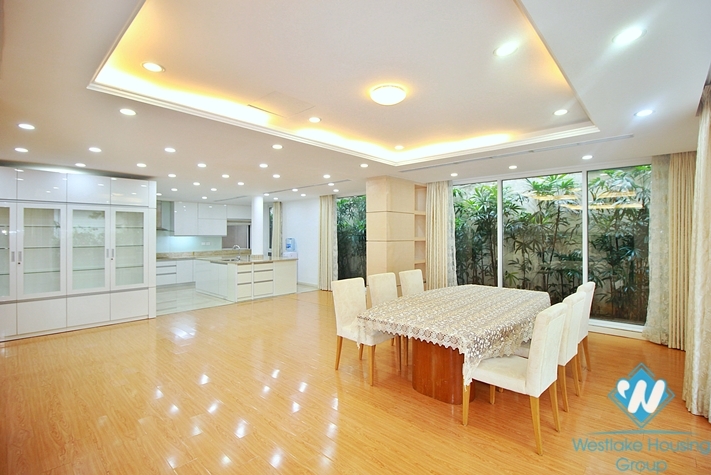 Serviced 4 bedrooms house for rent in Tay Ho ward, Ha Noi