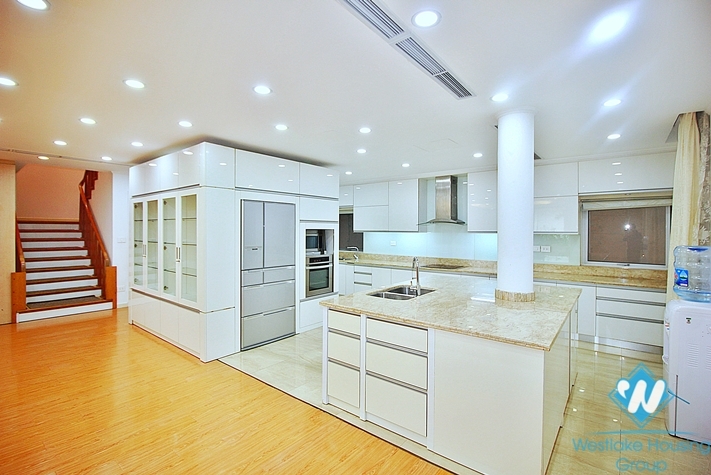 Serviced 4 bedrooms house for rent in Tay Ho ward, Ha Noi