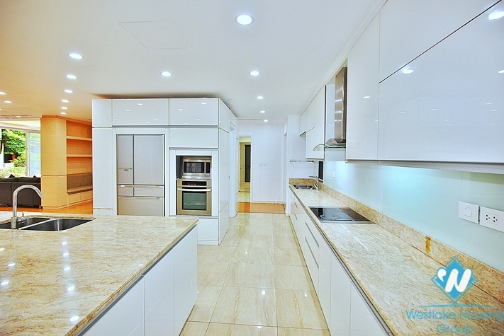 Serviced 4 bedrooms house for rent in Tay Ho ward, Ha Noi