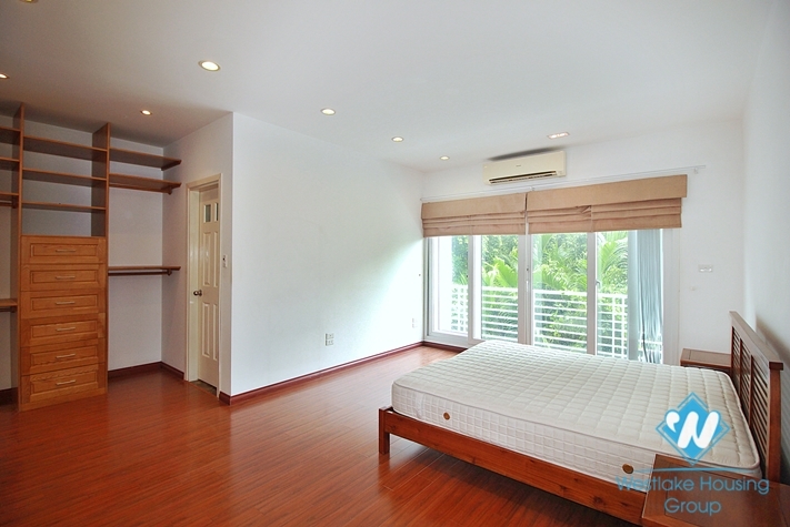 Semi-furnished 4 bedrooms house with big yard for rent in Tay Ho ward, Ha Noi