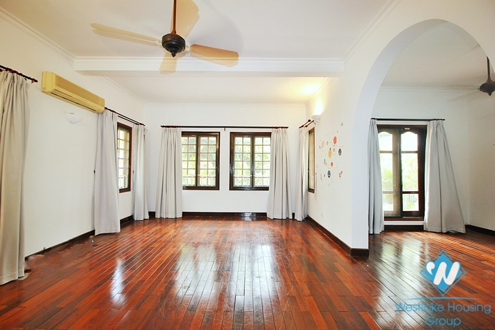 Spacious garden house with out-door pool for rent in Tay Ho, Ha Noi